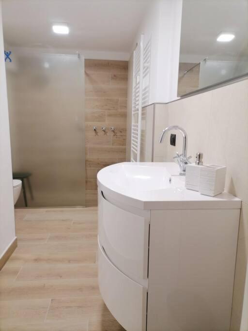 Molo 7 - Antesitum - Classic, Modern And Cozy Malgrate Buitenkant foto